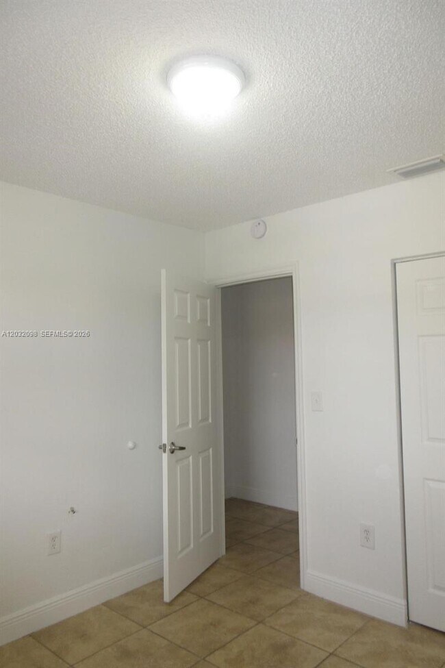 Foto del edificio - 5461 W 24th Ave