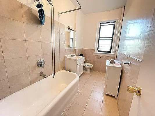 Building Photo - 1 bedroom in BRONX NY 10463