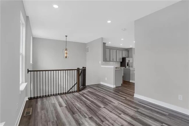 2nd Floor - 3522 Brampton Ln