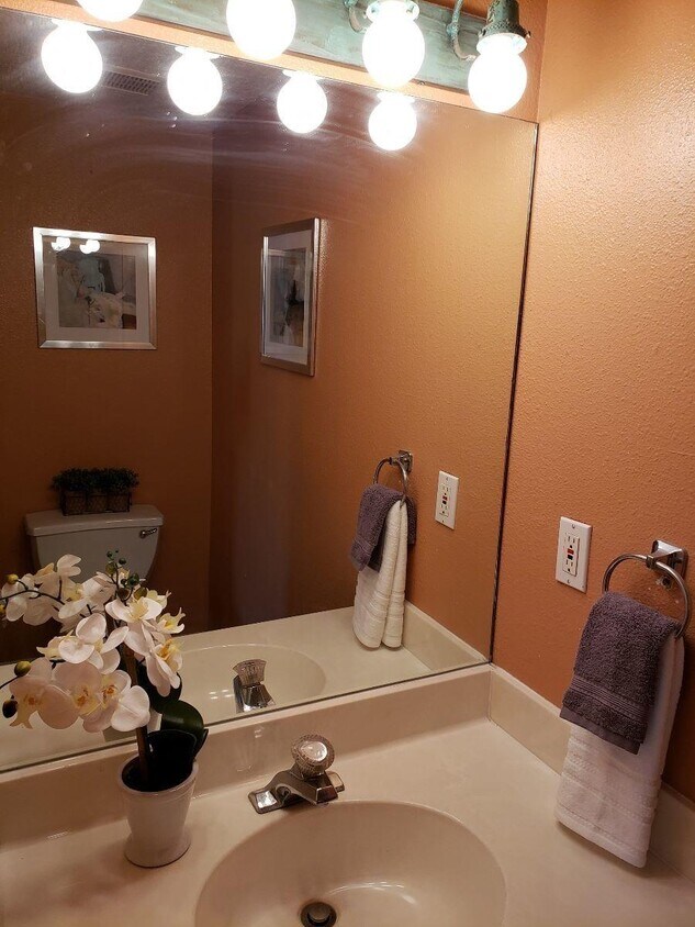Foto principal - 4211 Pitt St NE