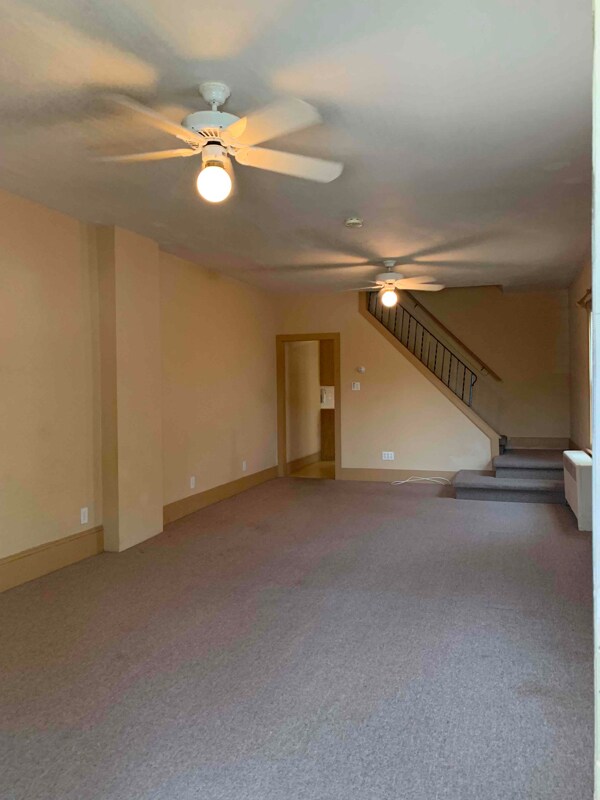 Building Photo - 405 W Babbitt Ave