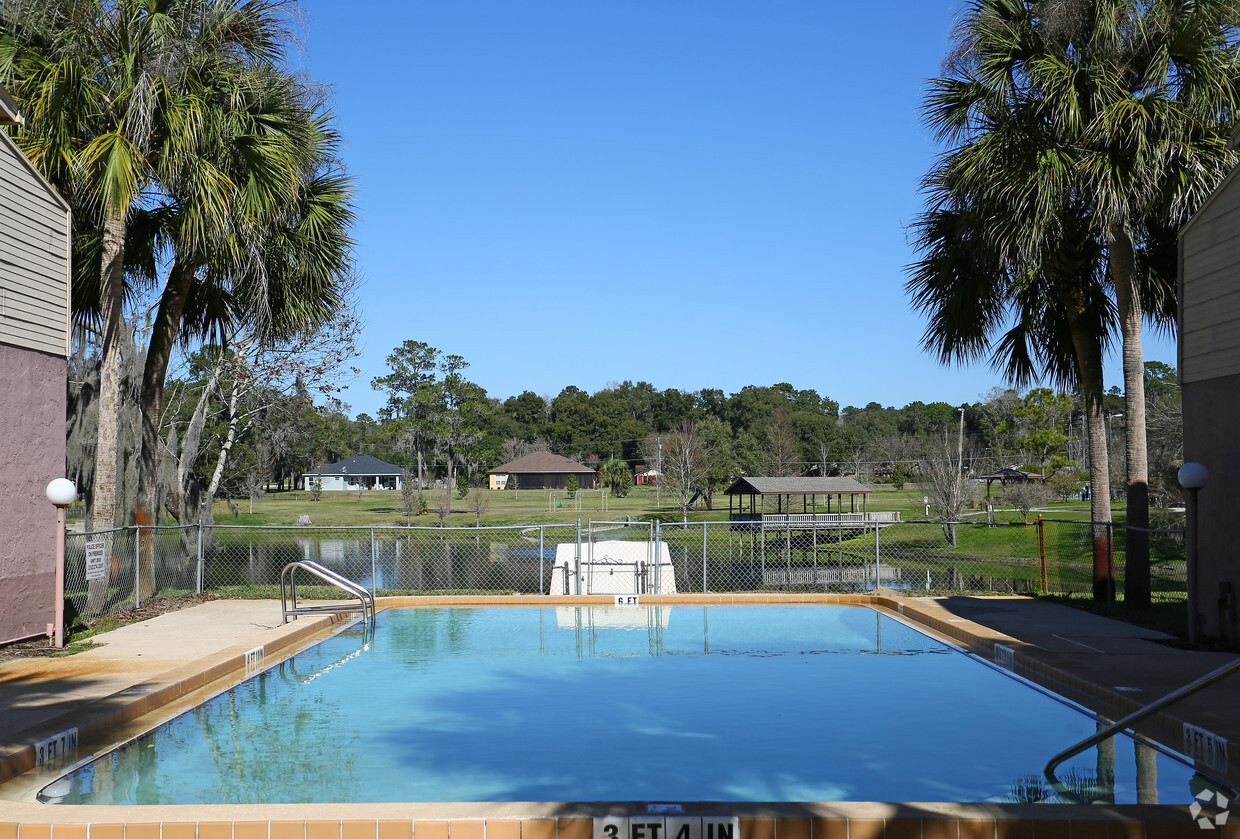 Building Photo - Waterview Villas