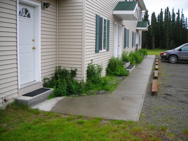 Building Photo - 36185 Dawn Dr