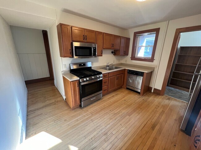 Foto del edificio - 601 E Gorham St