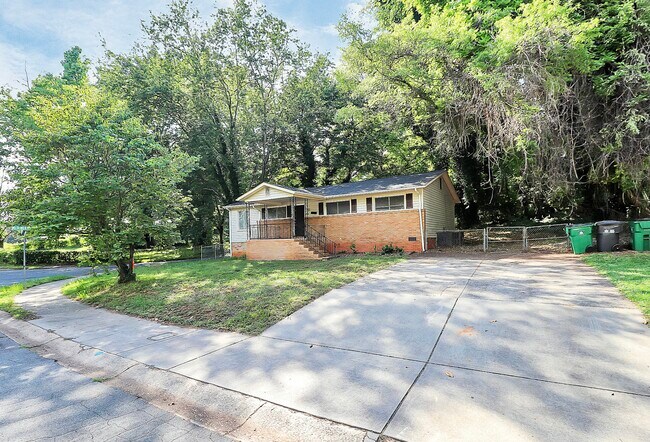 Foto del edificio - 2520 Thornton Rd