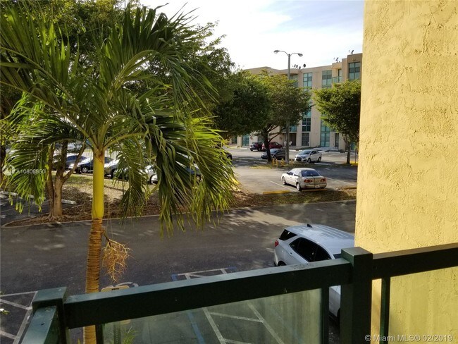 Foto del edificio - 11800 SW 18th St