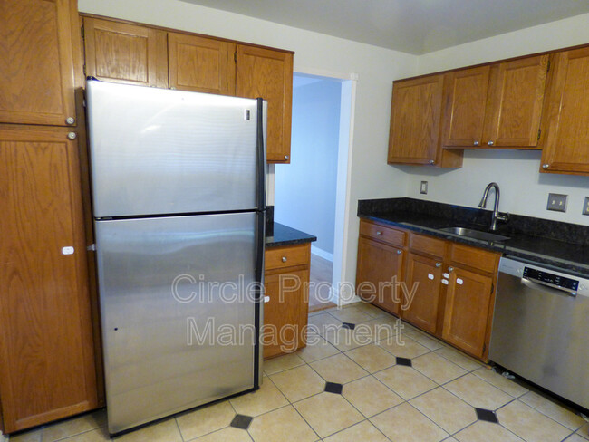 Building Photo - 7405 Duddington Dr