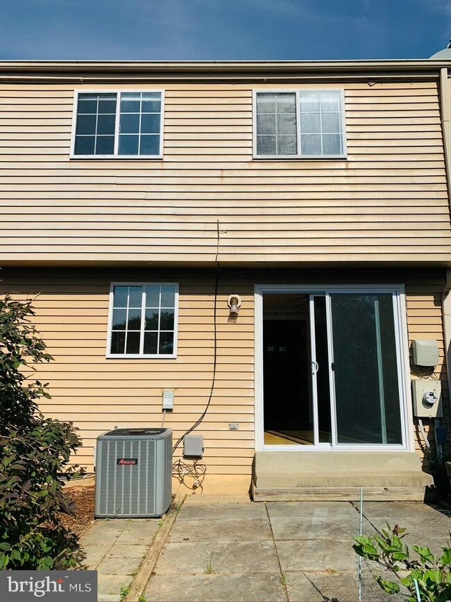 Building Photo - 4 Mountain Laurel Ct