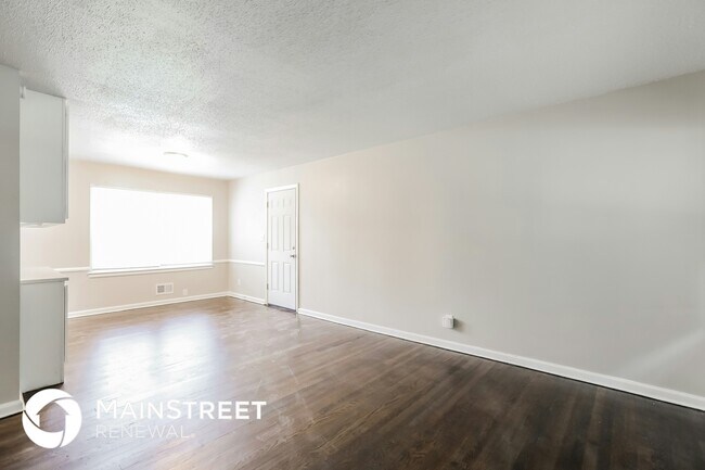 Foto del edificio - 9505 Newton Ave