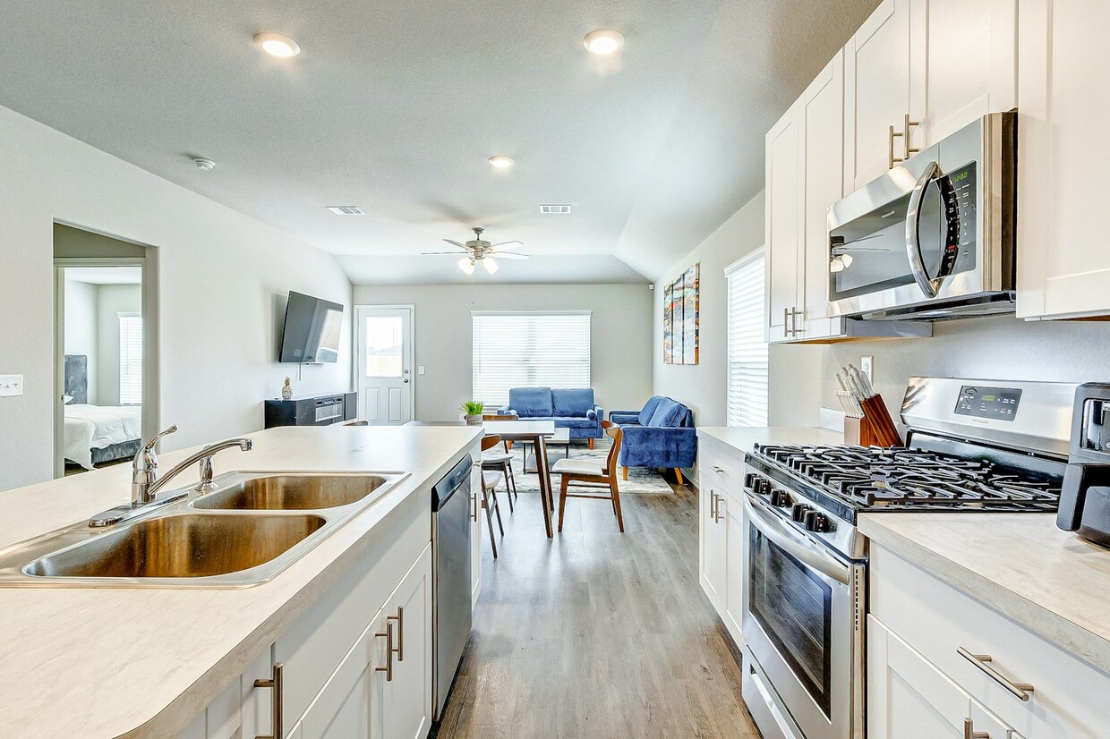 Primary Photo - 10658 Red Orchid Dr