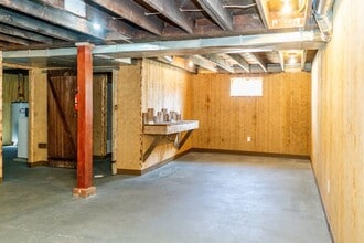 Building Photo - 606 Paris Ct