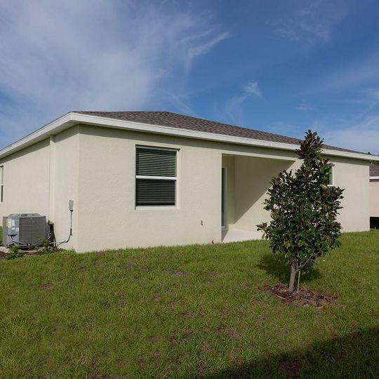 Building Photo - 16476 Fernridge St