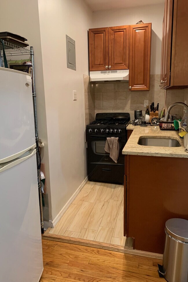Foto del edificio - 302 W 78th St