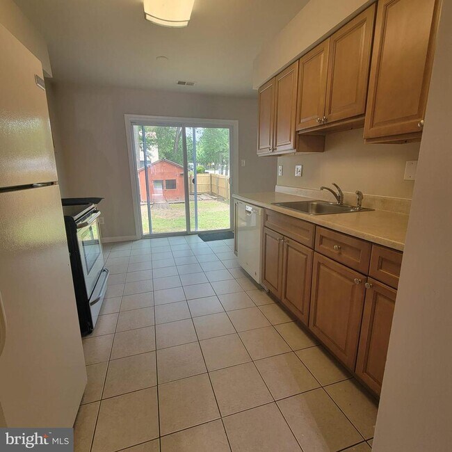 Foto del edificio - 3381 Ryon Ct