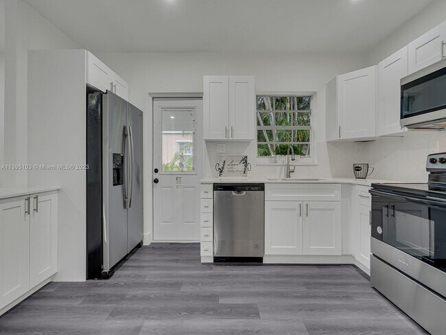 Foto del edificio - 17451 NE 19th Ave
