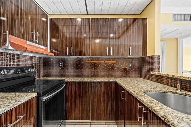 Foto del edificio - 3545 NE 167th St
