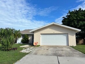 Building Photo - 526 Belmist Ct