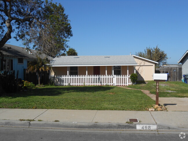 Building Photo - 498 7th St