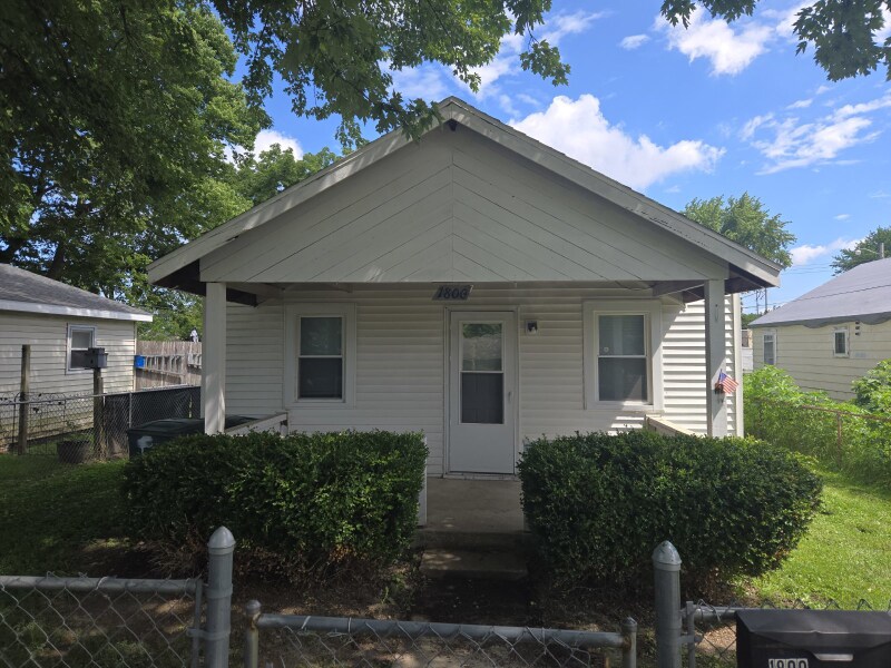 Primary Photo - 1800 W 19th St