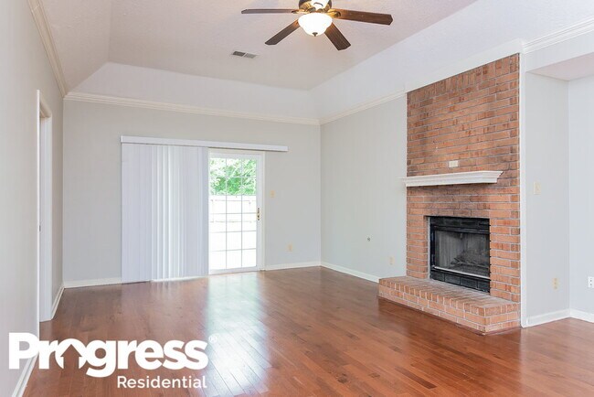 Building Photo - 2631 Itasca Dr