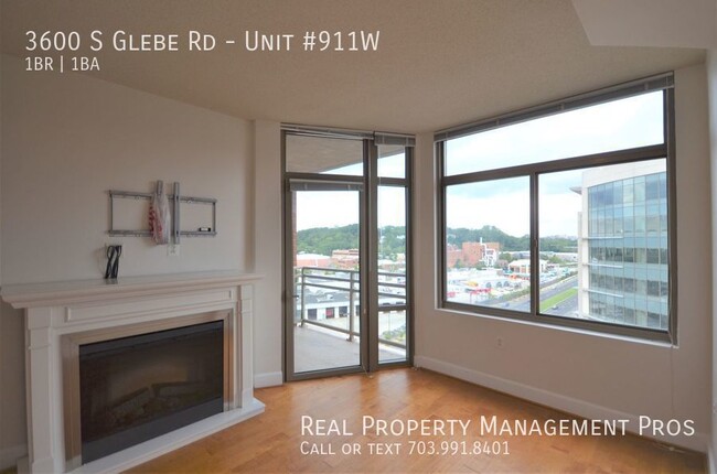 Building Photo - Beautiful Corner Unit w/ Water View at the...