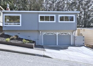 Building Photo - 1144 Valencia Way