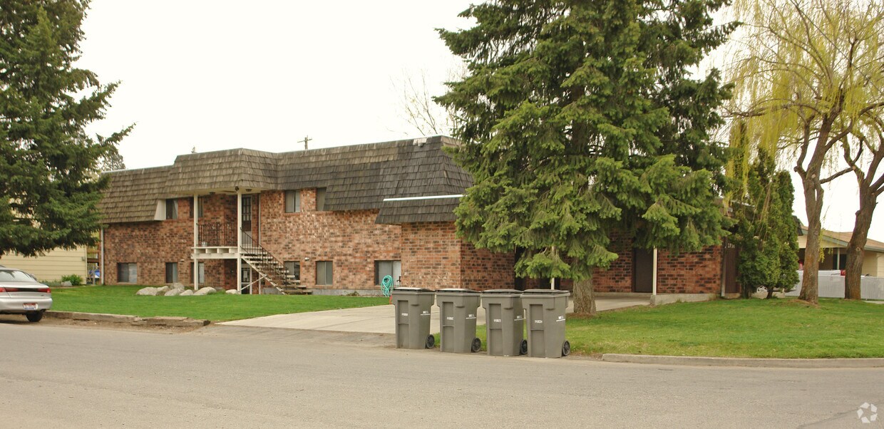 Primary Photo - 4-Plex