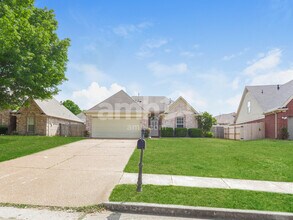 Building Photo - 1402 Carlton Ridge Dr
