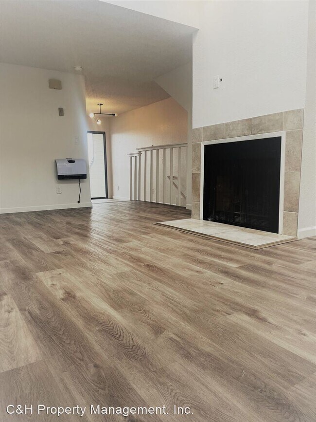 Building Photo - 2 br, 1.5 bath House - 1625 Ramona Ave.