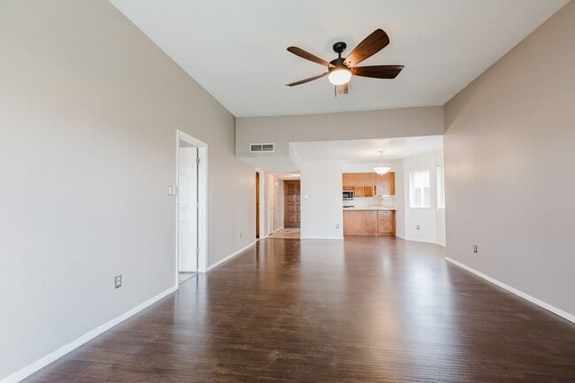 Building Photo - Newly Updated Two Bedroom Two Bath Townhou...