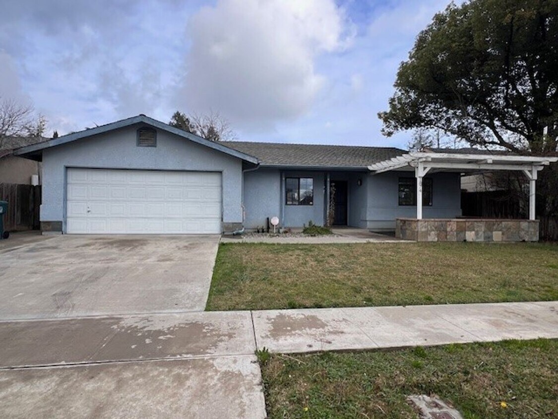 1874 E Bridger Ave, Tulare, CA 93274 House Rental in Tulare, CA