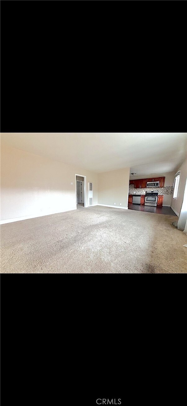 Foto del edificio - 1325 E 7th St
