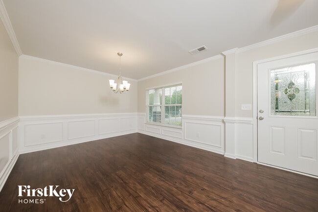 Building Photo - 307 Sawyer Ln
