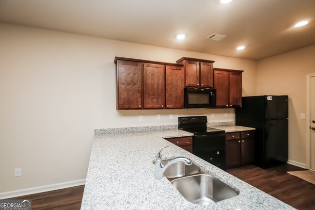 Building Photo - 322 Augusta Woods Dr