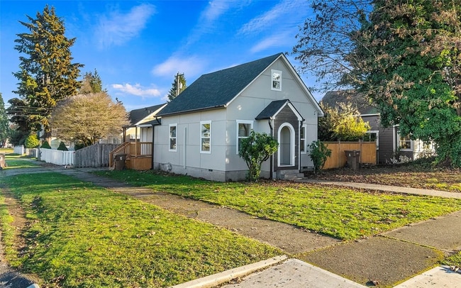 Building Photo - Newly Remodeled Tacoma Gem - Modern Comfor...