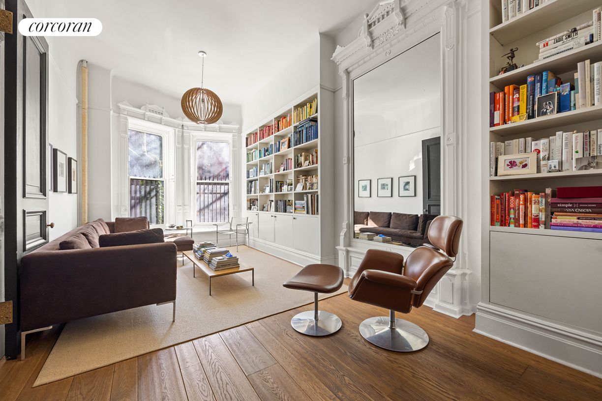 Foto principal - 478 Waverly Ave