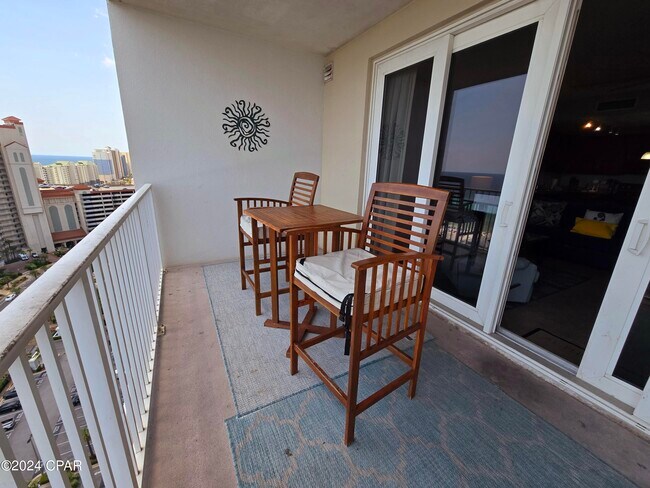 Foto del edificio - 9860 S Thomas Dr