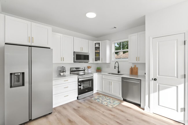 Building Photo - 1232 Swanee Quintet Blvd