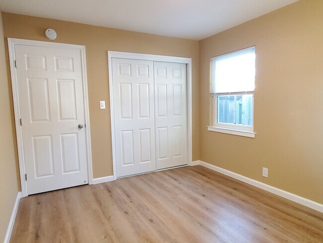 Building Photo - Almaden1185