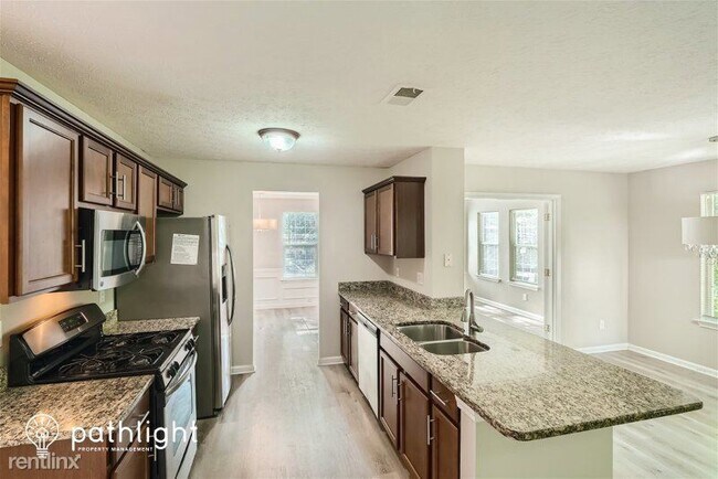 Foto del edificio - 3 br, 3 bath House - 3411 Sandlake Dr SW UNIT