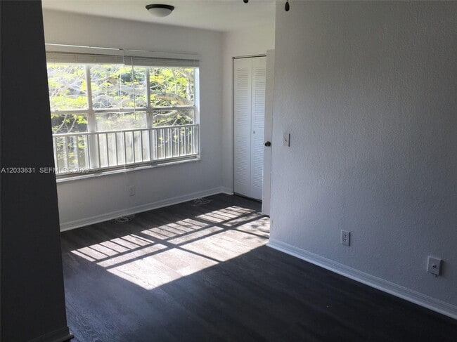 Building Photo - 13060 Vista Isles Dr