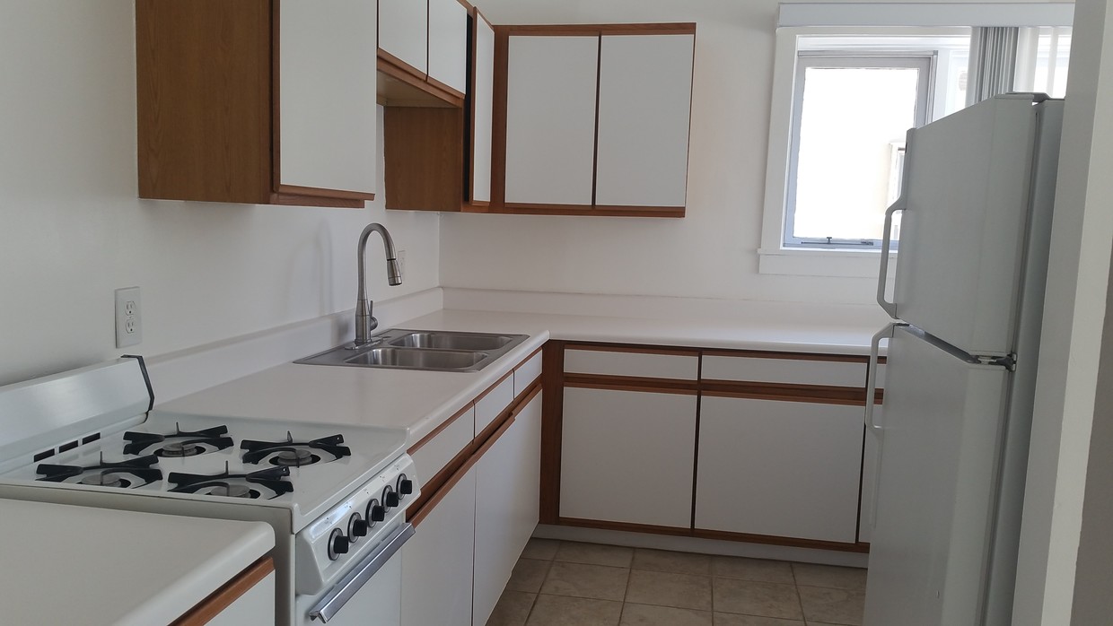 Primary Photo - 2125 Fifth Ave