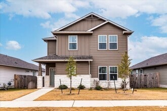Building Photo - 122 Fairmeadow Downs Dr