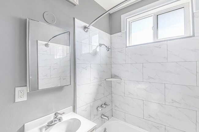 Foto del edificio - 210 E 29th St