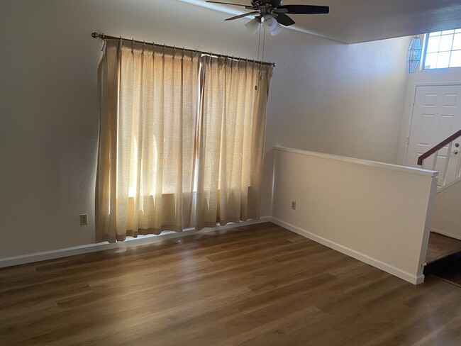 Foto del edificio - 2939 Creek Point Dr