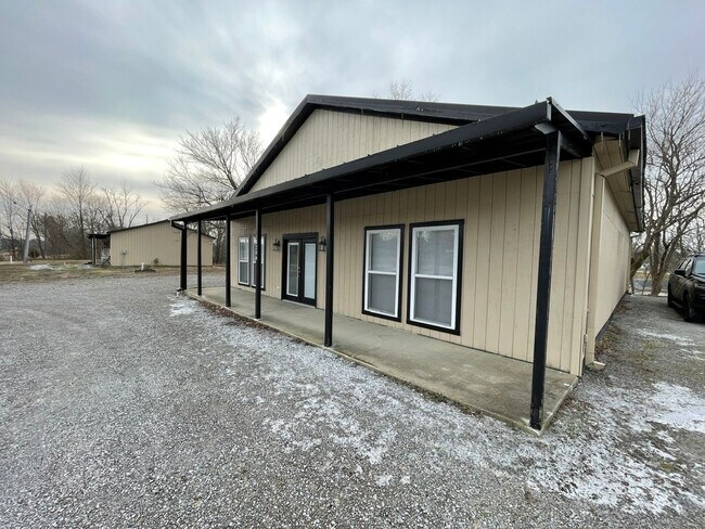 Foto del edificio - 18206 Shelbyville Rd