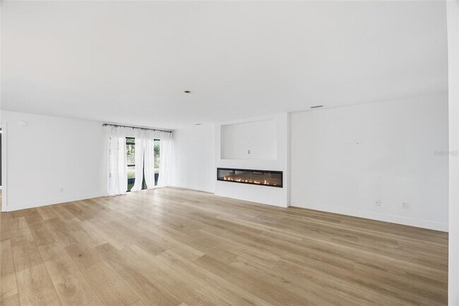 Building Photo - 13025 Village Chase Cir