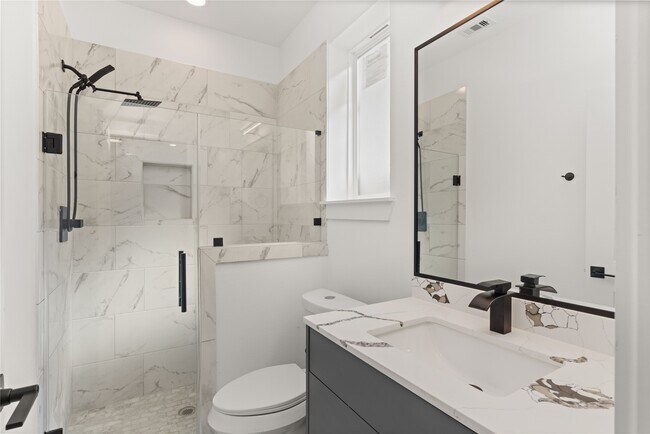 Building Photo - 2707 Dennis St