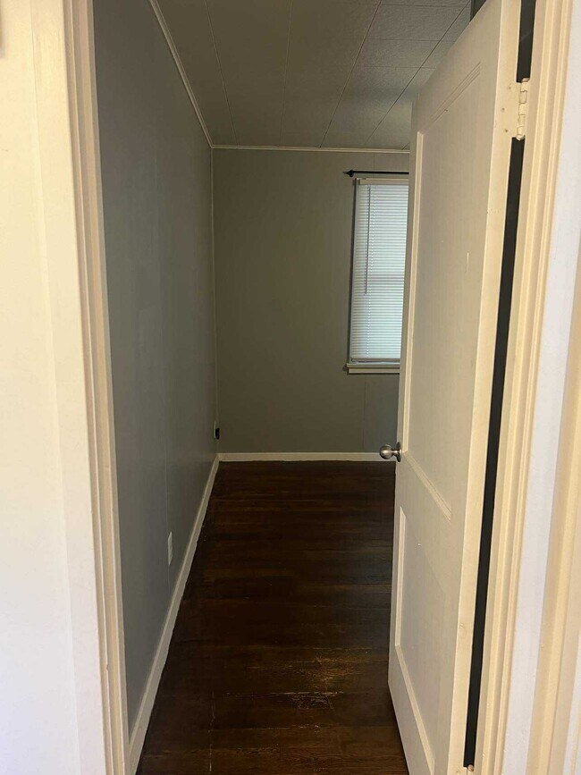 Building Photo - 3895 Quincy Ave