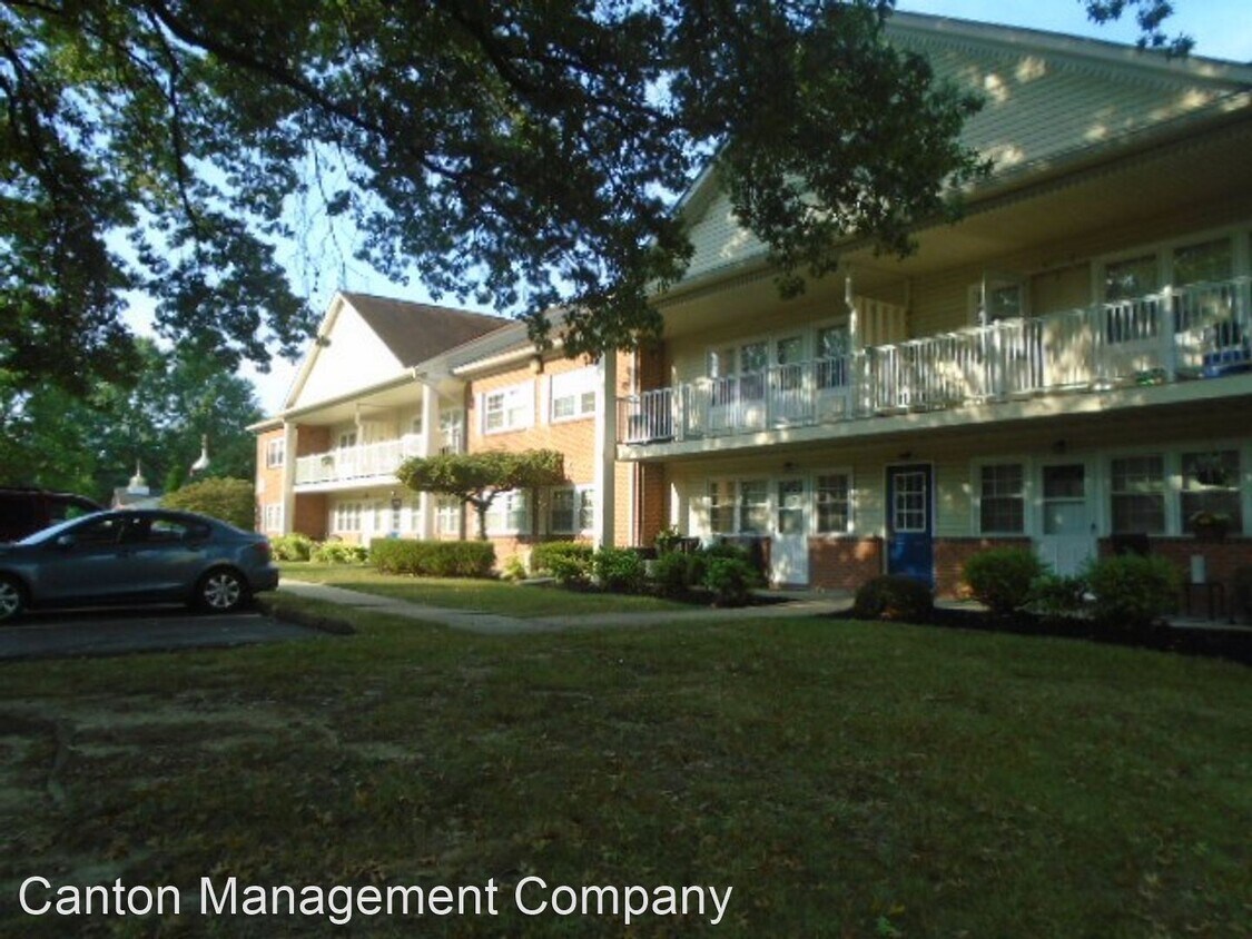 Building Photo - 600 N Hickory Ave